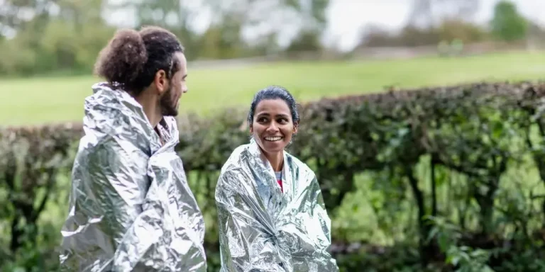 8 Best Emergency Blankets for Hiking in 2026